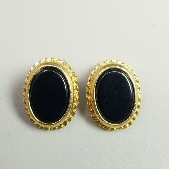 Vintage Black and Gold Tone Oval Clip On Earrings, Unsigned, Retro Estate - Picture 1 of 6